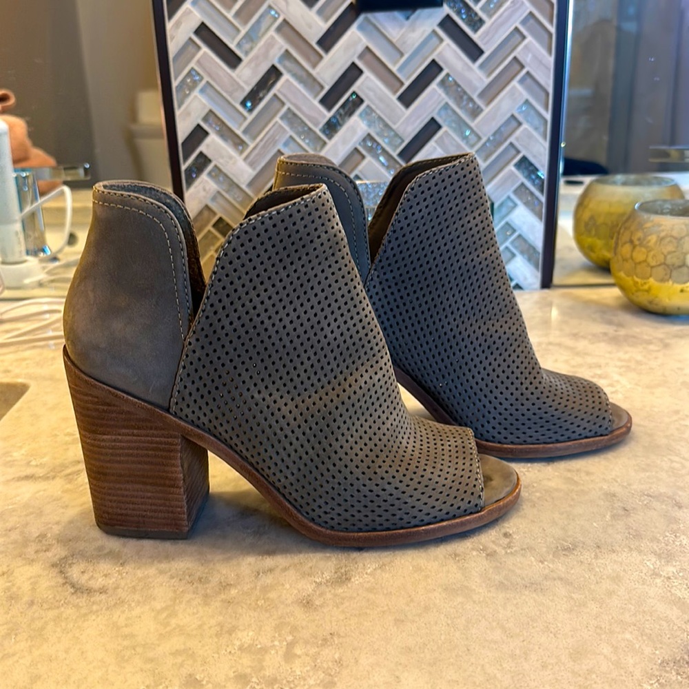 steve madden booties, size 8